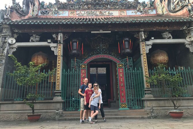 Ho Chi Minh city Sightseeing or Midnight nightlife by motorbike - Nguyen Thien Thuat Apartment and old Saigon