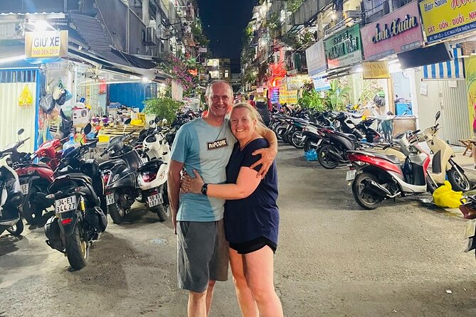 Ho Chi Minh City: Street Food & Sightseeing Tour with Local Guide - Key points at a glance