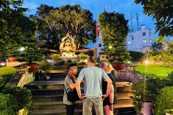 Ho Chi Minh City: Street Food & Sightseeing Tour with Local Guide - Why a scooter is the right way to see Saigon