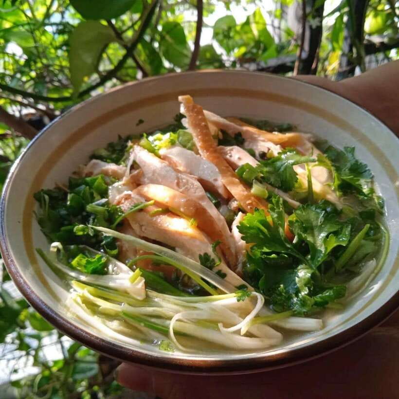 Ho Chi Minh: Tasty Vegan Food and local Beer by Motorbike - Local snacks and the market-side food experience