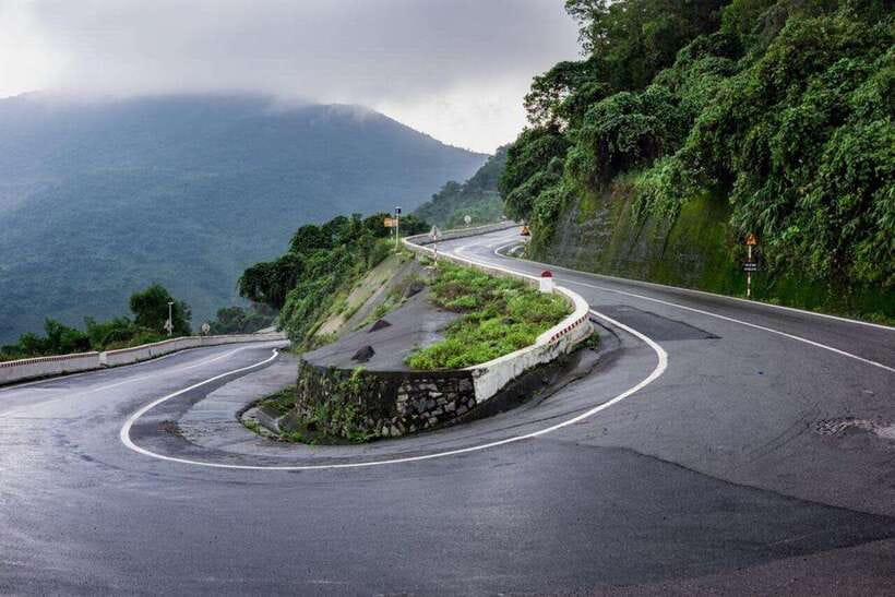 Hue: Easy Rider Tour via Hai Van Pass To/ From Hoi An - Lap An Lagoon and rural Hue