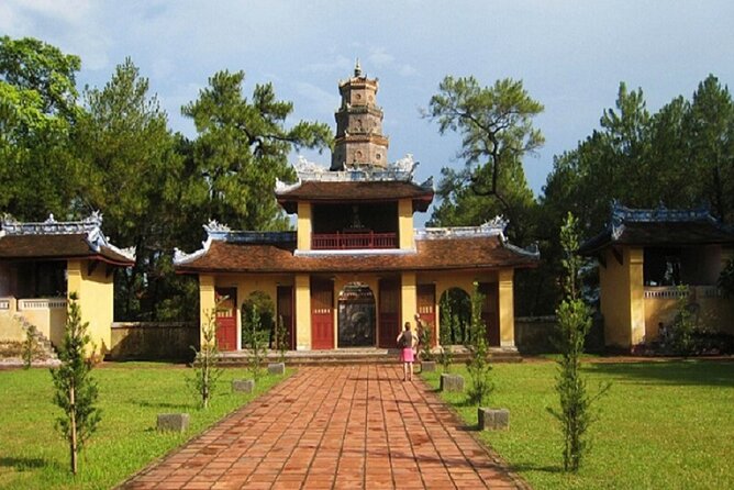 Hue Motorbike & Boat Tour to Countryside & Heritage Sites - Thanh Toan Bridge and the countryside
