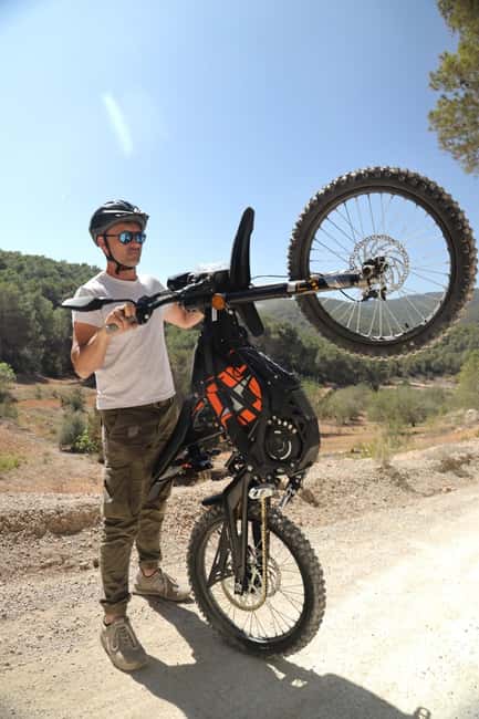 Ibiza: Tour con moto cross eléctrica Surron - The first trail section and 45-minute photo stop