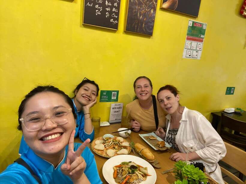 KISSTOUR | Motorbike Food Tour Female Drivers in Ho Chi Minh - Private Tour or Small Group?