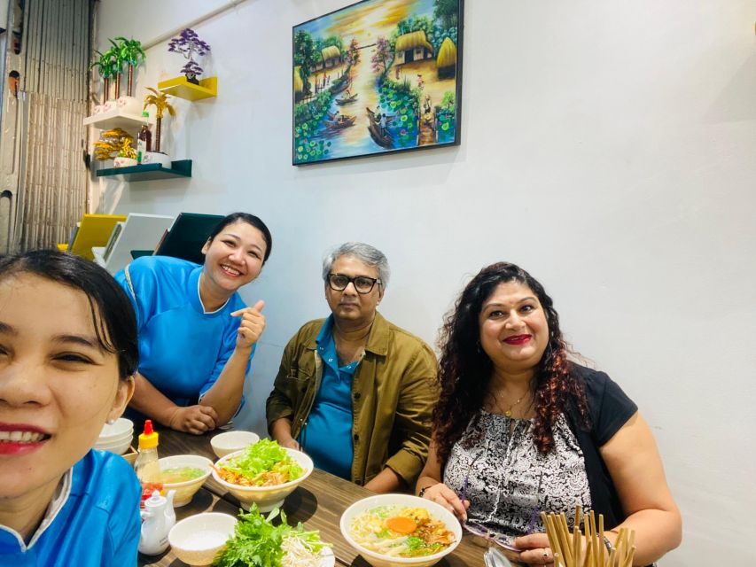 KISSTOUR | Motorbike Vegan Food Tour in Ho Chi Minh - Seeing several districts from the passenger seat