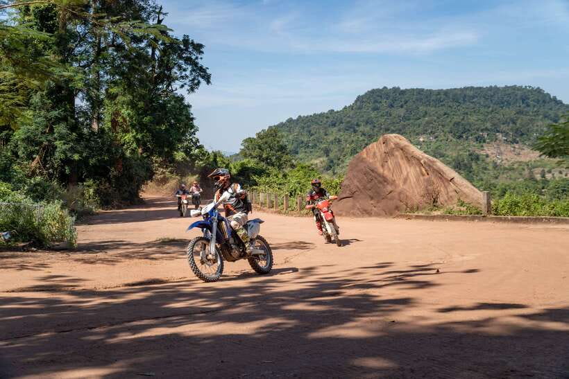 Krong Siem Reap: Kulen Mountain Trails Dirt Bike Adventure - Reaching Phnom Kulen by dirt bike