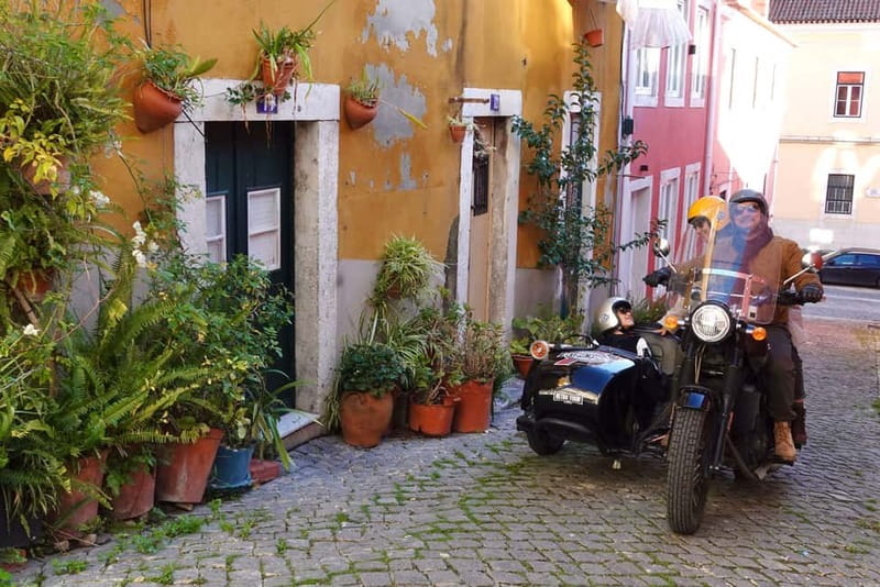 Lisbon : Historic Motorcycle Side-car Tour 1H - Key points to know before you ride