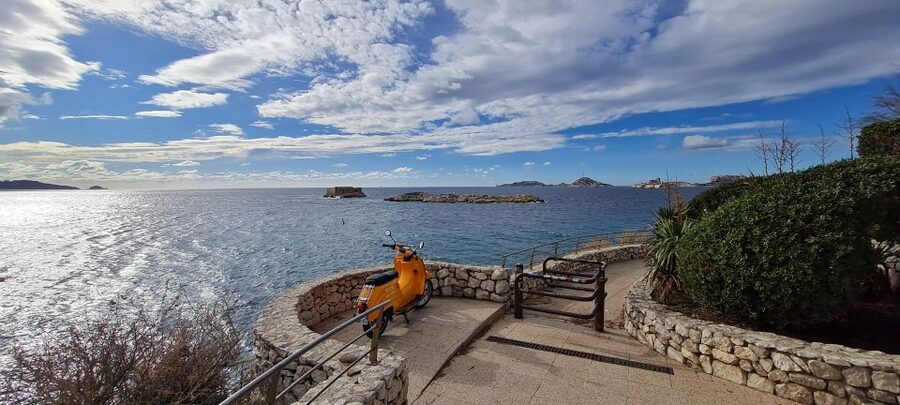 Marseille: Electric Motorcycle Rental with Smartphone Guide - Leaving the Old Port for Marseille’s Old Center