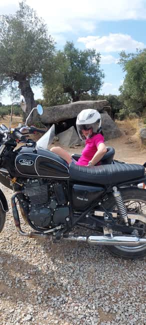 Megalithic & Medieval Tour of Monsaraz in a Moto Sidecar - S. Pedro do Corval and the final pottery stop