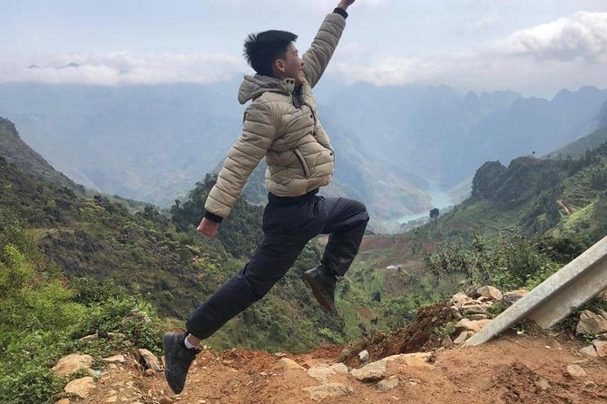 Motorbike 4 Days Ha Giang Loop Tours - Day 2: Quan Ba Heaven Gate and Lung Tam’s hemp craft
