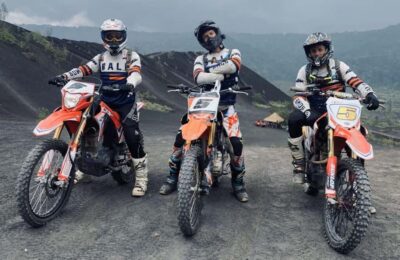 Mount Batur: Sunrise Dirt Bike Trek with Trained Riders
