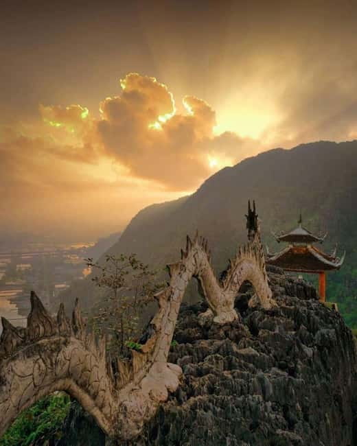 Ninh Binh Sunset Motorbike: Mua Cave, Coi Khe & Hoa Lu Town - Hoa Lu Ancient Town after sunset