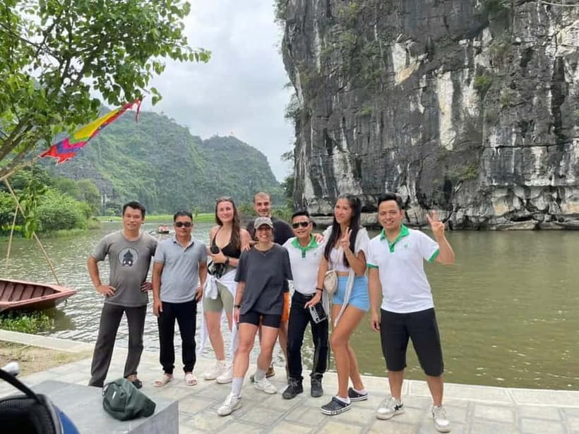 Ninh Binh Sunset Motorbike: Mua Cave, Coi Khe & Hoa Lu Town - What the driver-guide arrangement is like