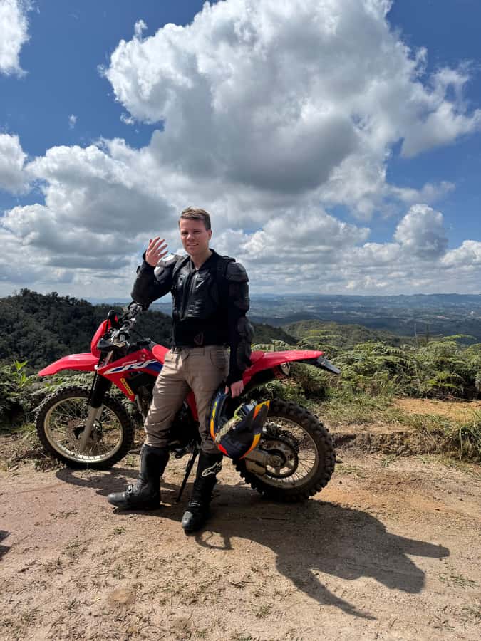 Off-road motorcycle adventure through the Medellín mountains - Rivers, canyons, and the food stop