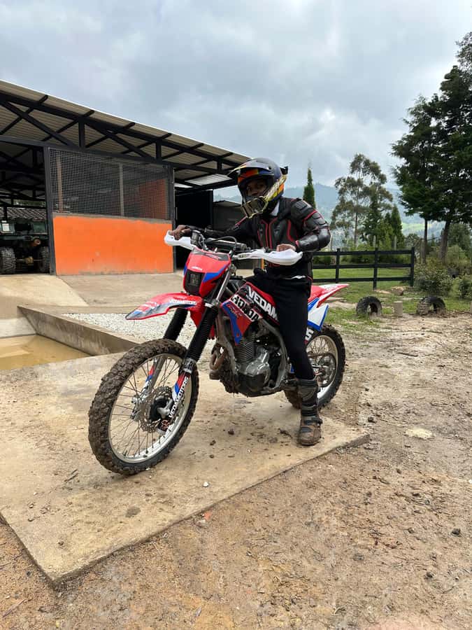 Off-road motorcycle adventure through the Medellín mountains - Who should book this experience