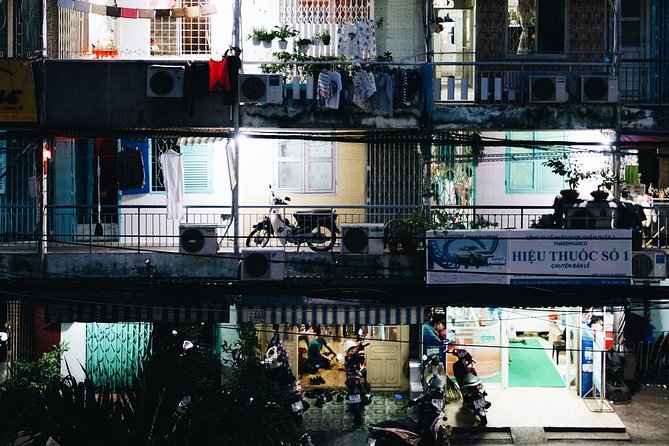 Private Hidden-Gem Sightseeing Motorbike Tour with Local Students - Ho Thi Ky Flower Market and neighborhood food