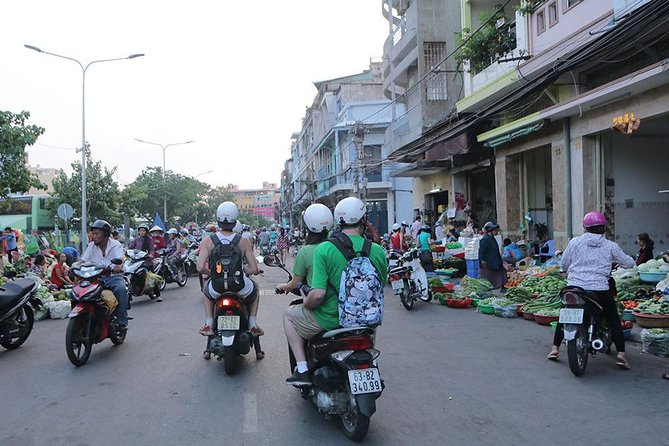 Private Ho Chi Minh Sightseeing by Motorbike with Local Students - Chua Van Phat and the Ten Thousand Buddha Pagoda