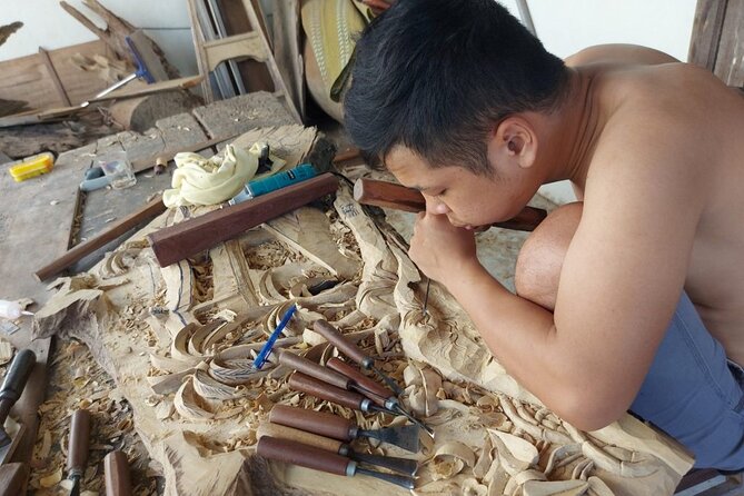 Private Motorbike tour and Discover local villages around Hoi An - Tra Nhieu Fishing Village: watch sleeping mats take shape