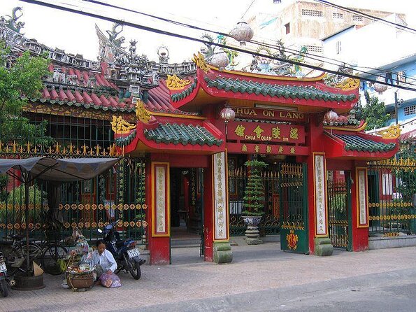 Private Vegan Food Tour in Ho Chi Minh City By Motorbike - Key points at a glance
