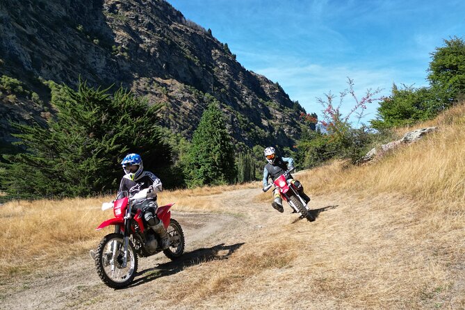 Queenstown: Dirt Bike Tours - From Queenstown street to open trail