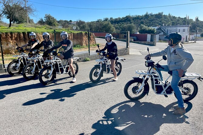 Ride & Wine: Scenic Quinta Da Tor Winery Electric 2x2 bike Tour - Arriving at Quinta da Tôr winery