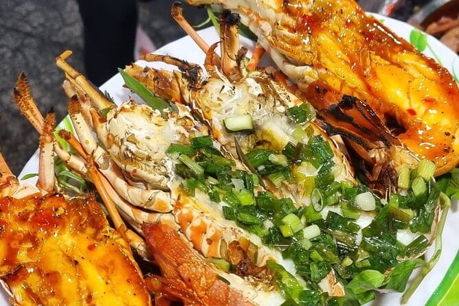 Saigon Foodie Night - Motorbike Tour - Night Seafood Street and the local table
