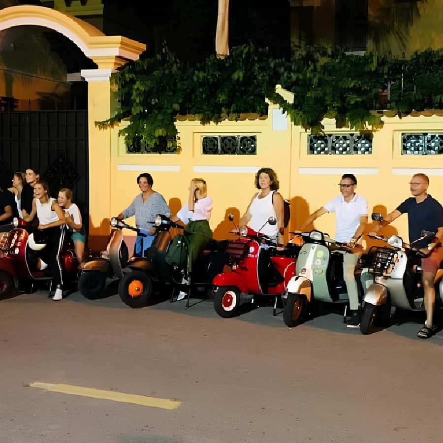 Saigon: Half-Day City Tour by Motorcycle - Guides, driving, and the real value of local knowledge