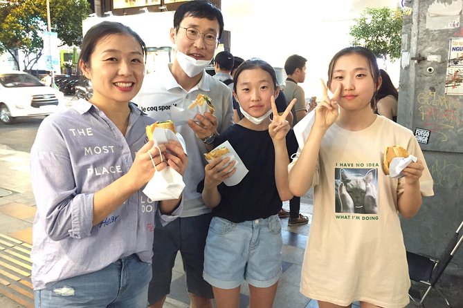 Saigon Homies - Street Food Tour By Motorbike/Car/Walking - Why the guide matters at the table