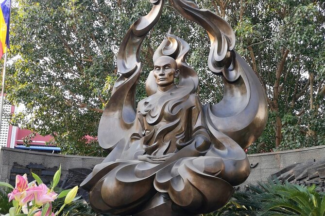 Saigon Lavie Private Tour on Motorbike - Guides, safety, and the feel of a private ride