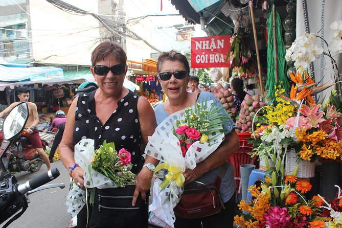 Saigon Motorbike City Tour - District 3 adds memorials and old street life