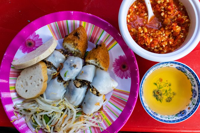 Saigon Vegan Food Tour by GirlPower Motorbike Riders | KissTour - First stop: vegan pho with local herbs