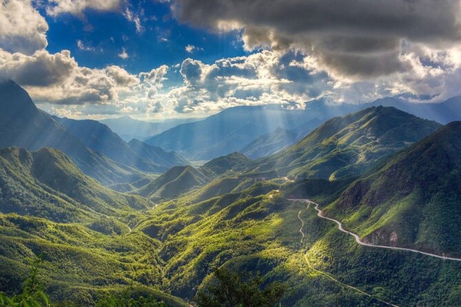SaPa Motorbike Tour - Half day - Visit Waterfall - The Lonely Tree on O Quy Ho Pass