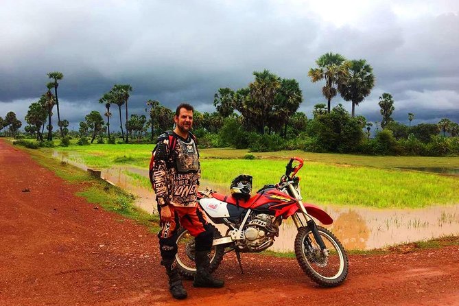 Siem Reap One Day Dirt Bike MotorbikeTour - What the equipment and price really cover
