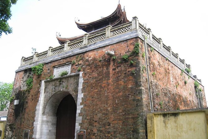 Small-group motorbike sightseeing and food tour in Hanoi - Huu Tiep Lake and the downed B-52