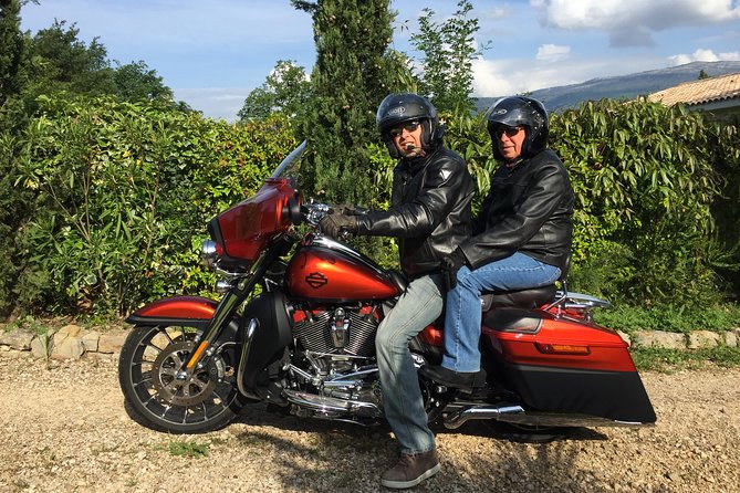 Stroll on a Harley Davidson, Full day passenger duet with your guide - Who will enjoy this Harley Davidson day