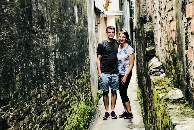 VIETNAM BACKSTREET TOURS: Explore Bat Trang Ceramic Village By Minsk Motorcycle - Entering Bat Trang’s winding lanes