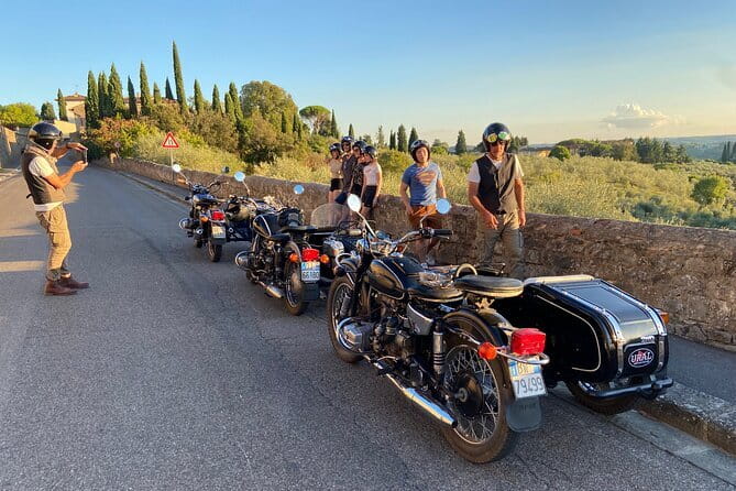 Vintage Sidecar Motorcycle Tour of Florence - The Highlights of the City - Returning along the river and into central Florence